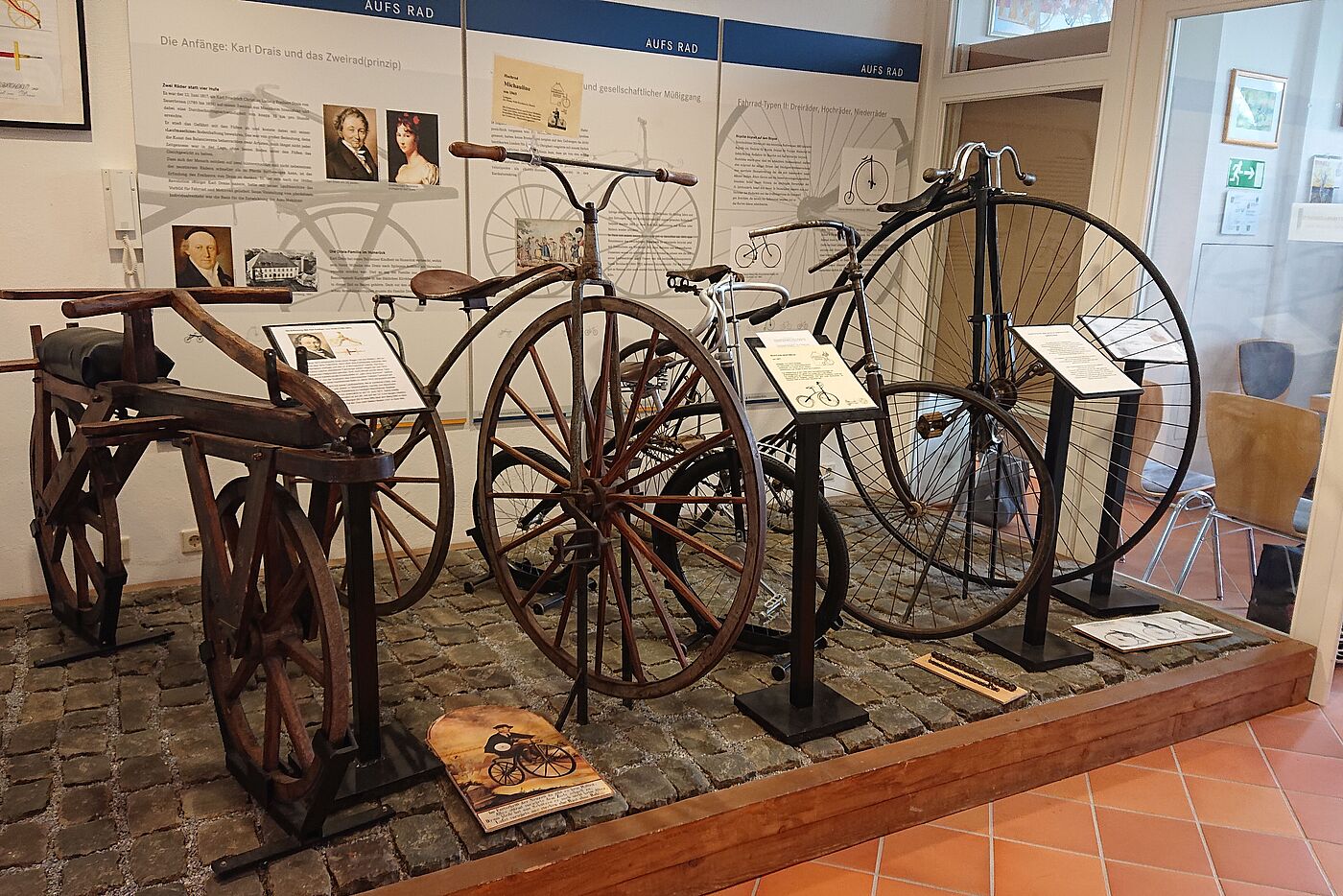 Historische Fahrräder im Rheinhessischen Fahrradmuseum in Gau-Algesheim
