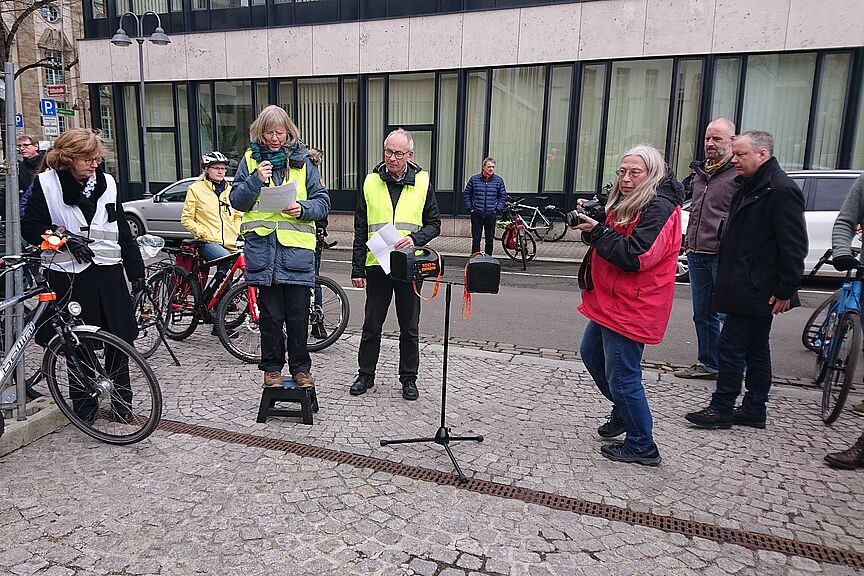 2024_02_11-Natenom-Gedenken.jpg Gedenken an #Natenom vor dem Verkehrsministerium, RLP am 11.02.2024