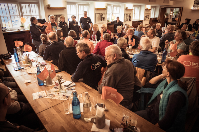 25_Jahre_ADFC_Mainz-Bingen__2025_10_11_ADFC-Jubi-Feier_A7404731_.png Der Festsaal im Baron