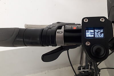 Steuereinheit des OpenBikeSensors (obs) am Fahrradlenker